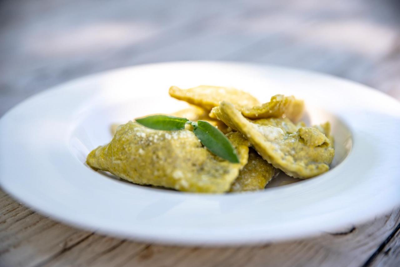 Agriturismo Le Due Querce 切雷托迪斯波莱托 外观 照片