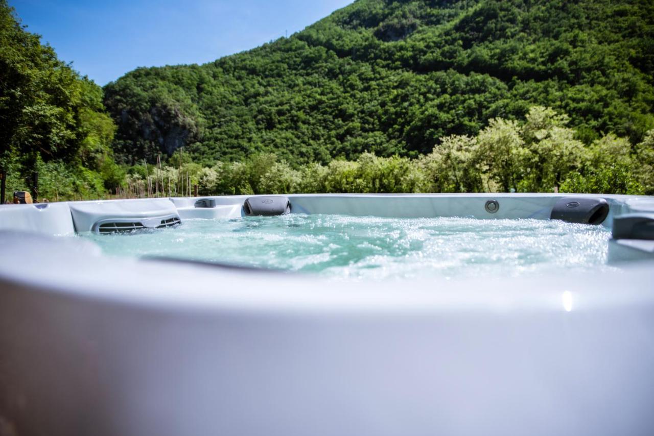 Agriturismo Le Due Querce 切雷托迪斯波莱托 外观 照片